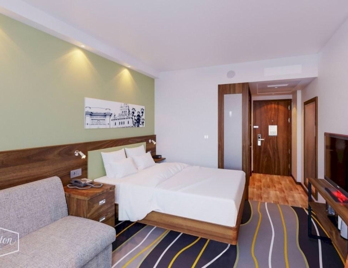 Номер стандарт семейный с 1 двуспальной кроватью - Отель Hampton by Hilton Brest / Хэмптон Хилтон Брест