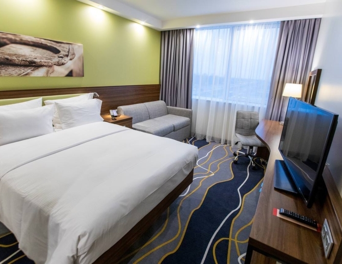 Номер стандарт семейный с 1 двуспальной кроватью - Отель Hampton by Hilton Brest / Хэмптон Хилтон Брест