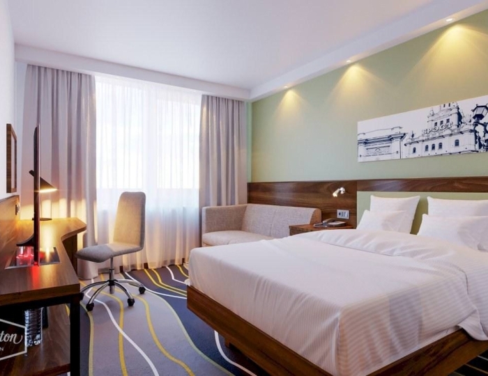 Номер стандарт семейный с 1 двуспальной кроватью - Отель Hampton by Hilton Brest / Хэмптон Хилтон Брест